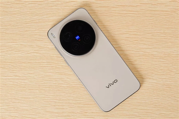 vivo X500系列入网：一共3款旗舰 首发2nm芯片天玑9600 Pro
